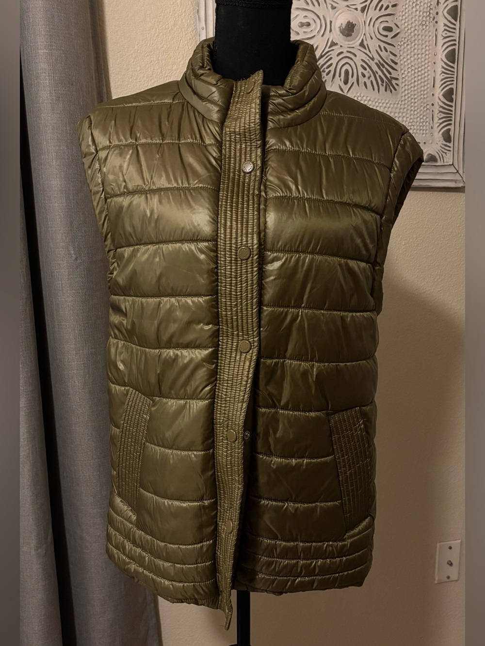 Women's Olive Quilted Puffer Vest - Sleeveless Lightweight Layer